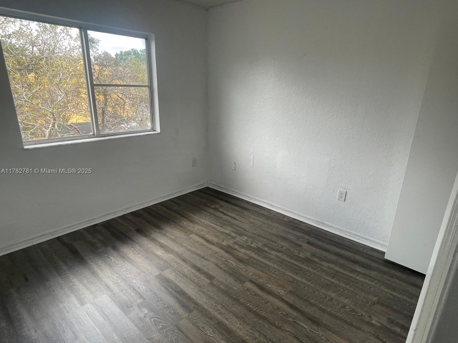 609 Sw 10th St 609 Property Photo 6