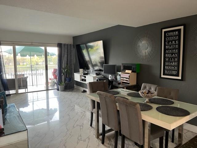 9357 N Fontainebleau Blvd D-403 Property Photo 5
