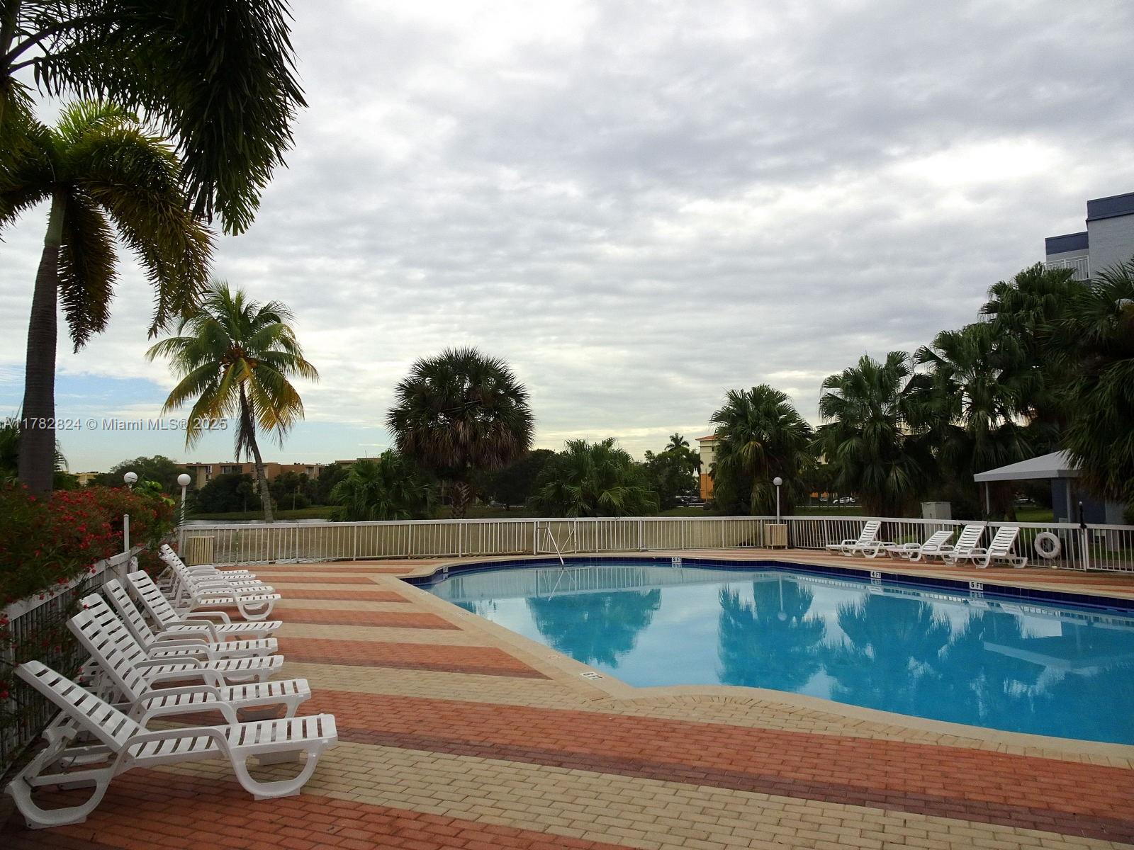 9357 N Fontainebleau Blvd D-403 Property Photo 22