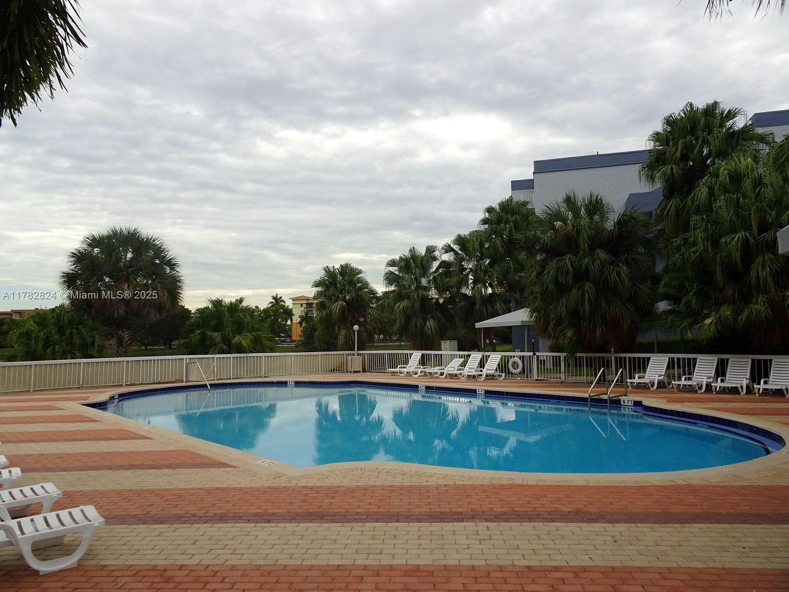 9357 N Fontainebleau Blvd D-403 Property Photo 23
