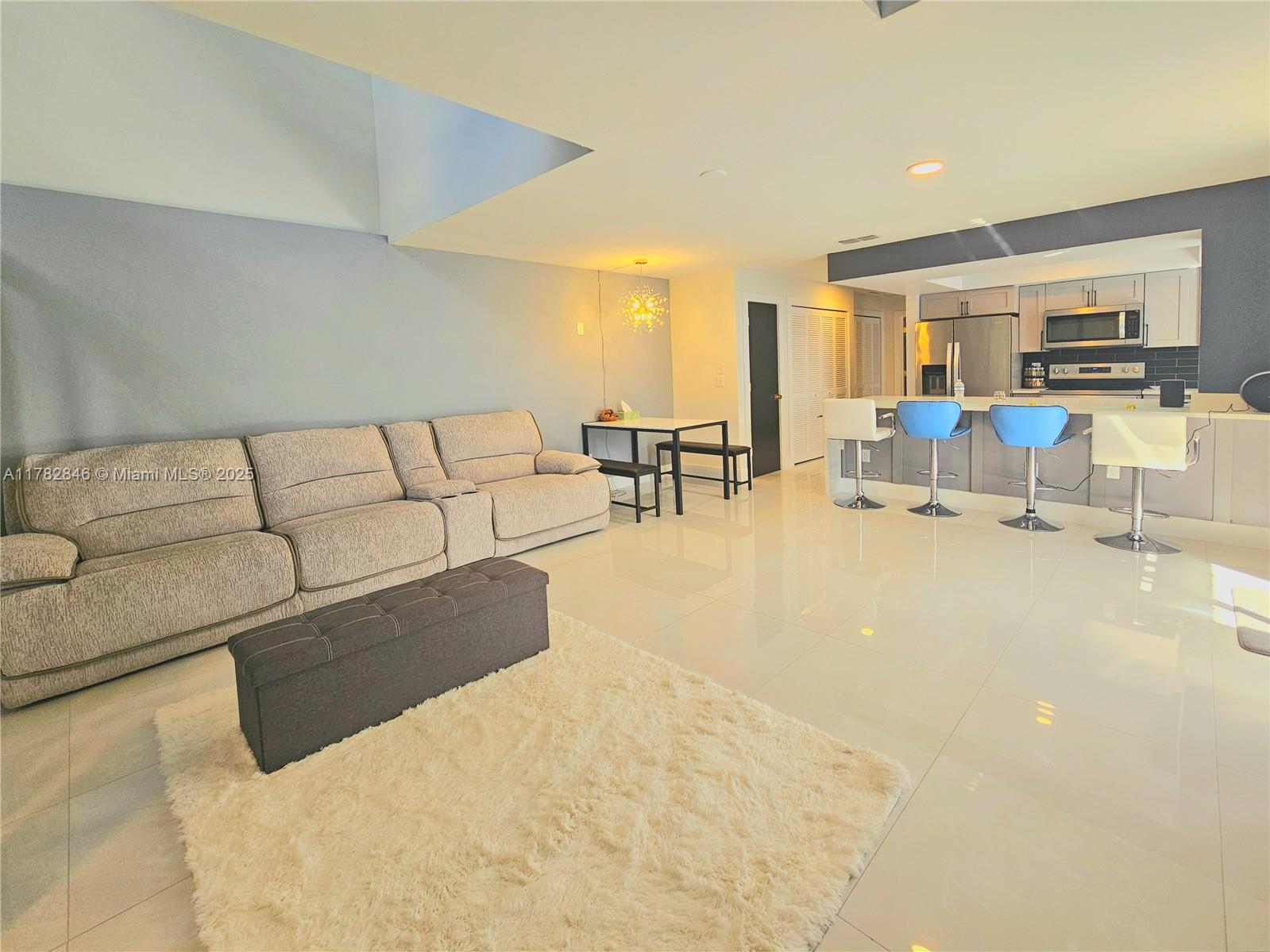 13665 Abbey Dr 2 Property Photo 16