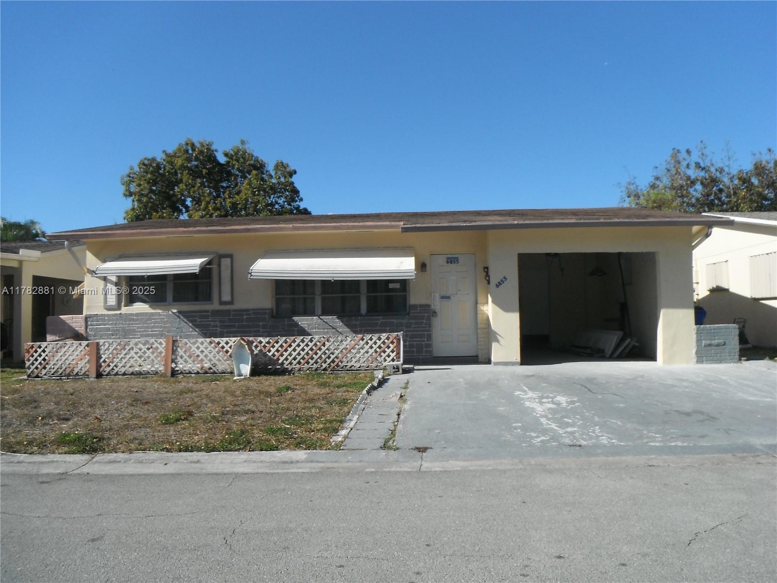 6855 Nw 9th St Property Photo