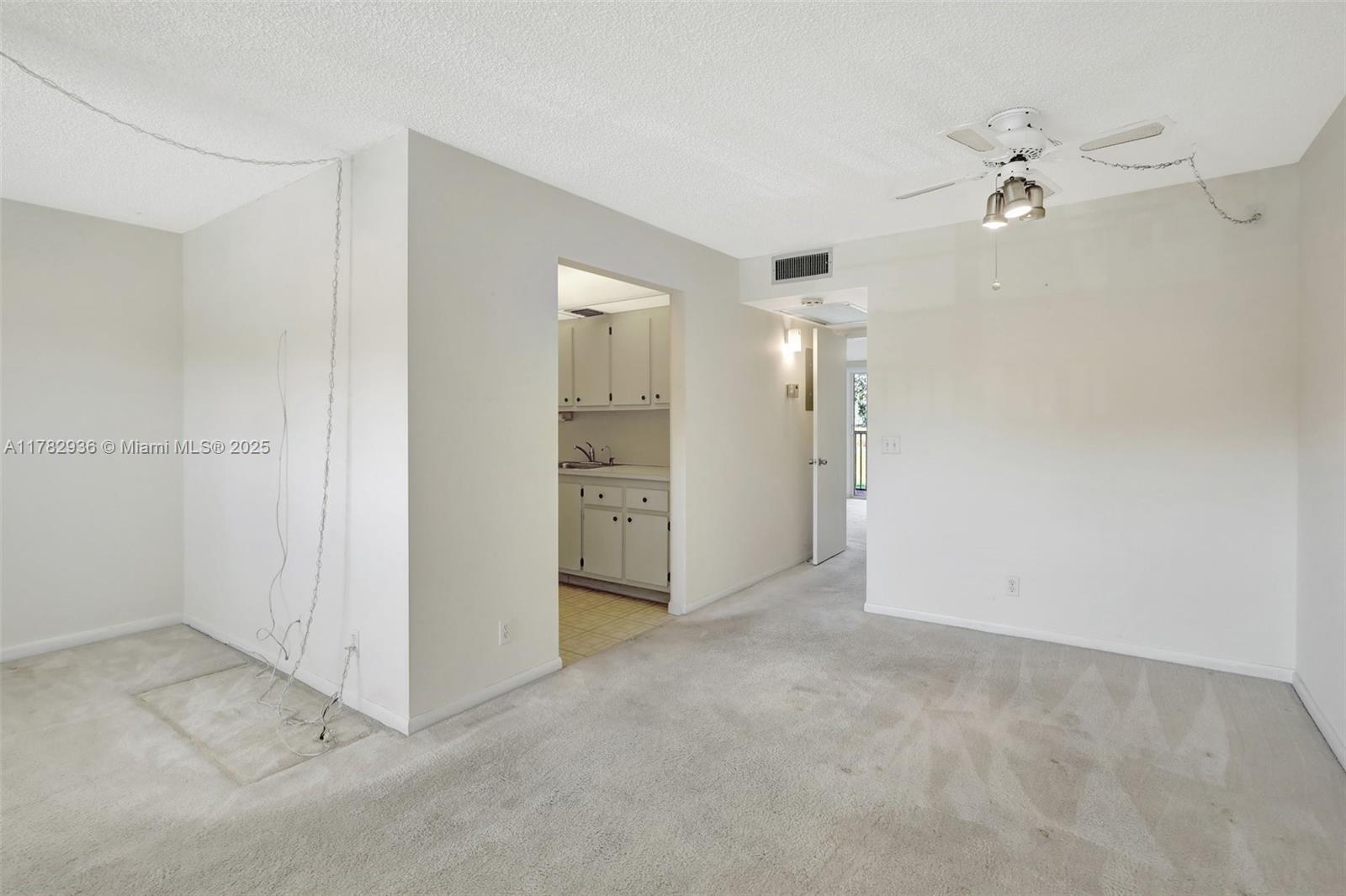 300 Sw 134th Way 212e Property Photo 14