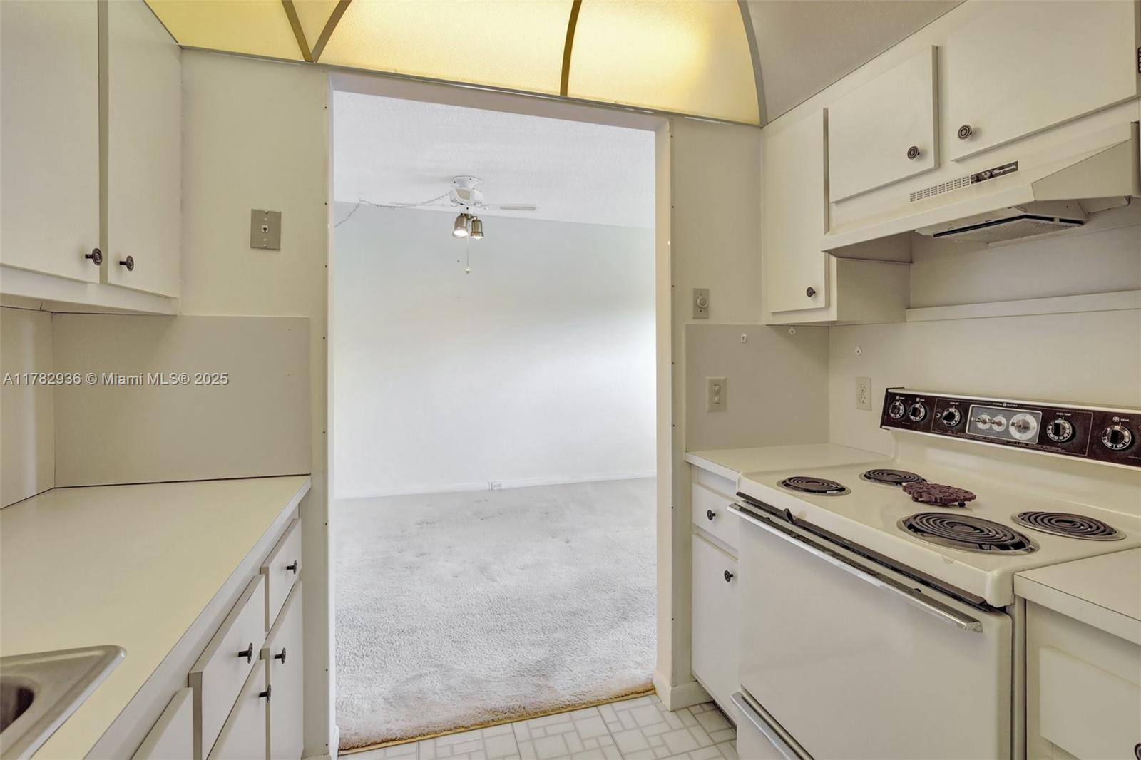 300 Sw 134th Way 212e Property Photo 16