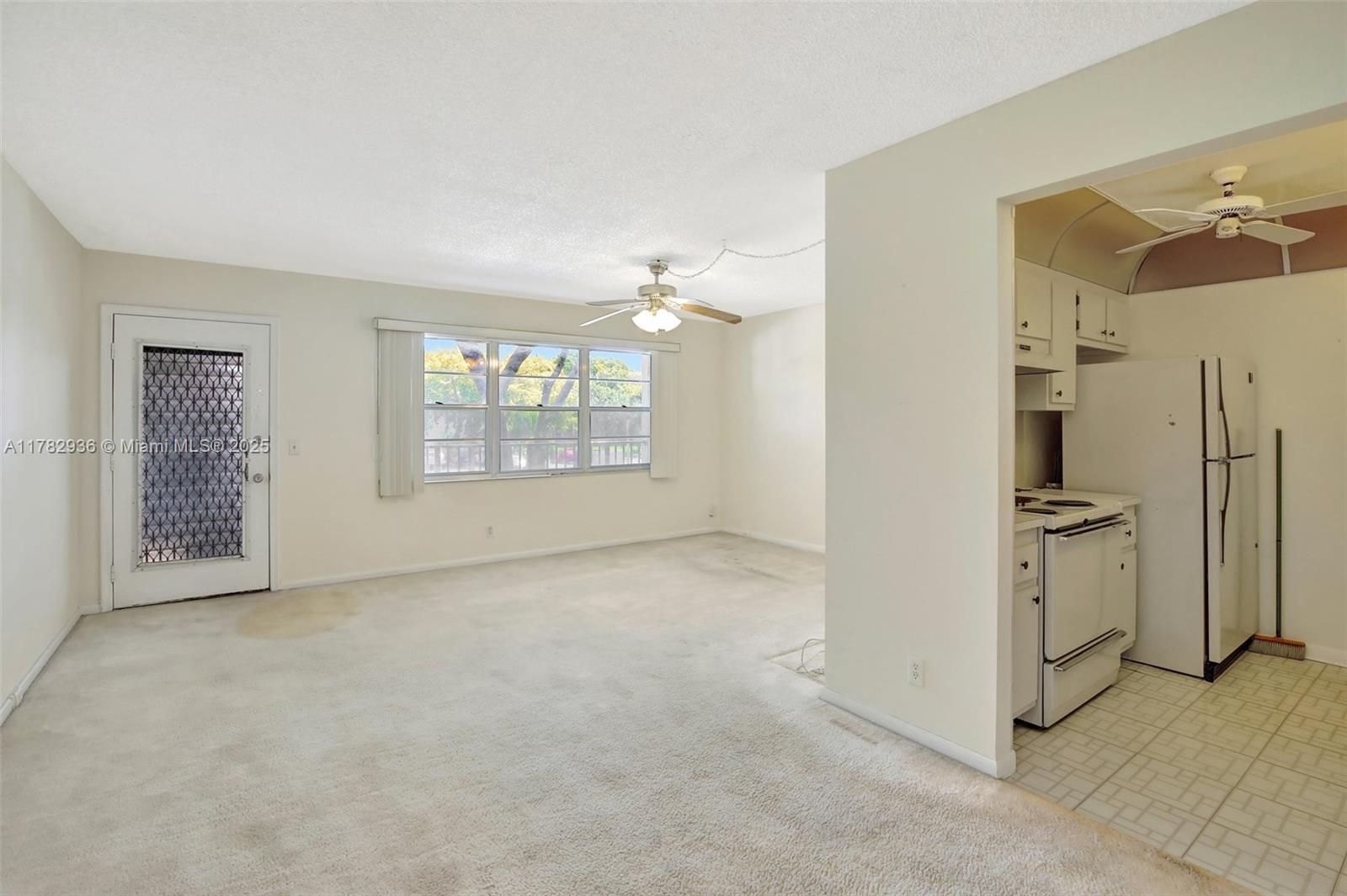 300 Sw 134th Way 212e Property Photo 18