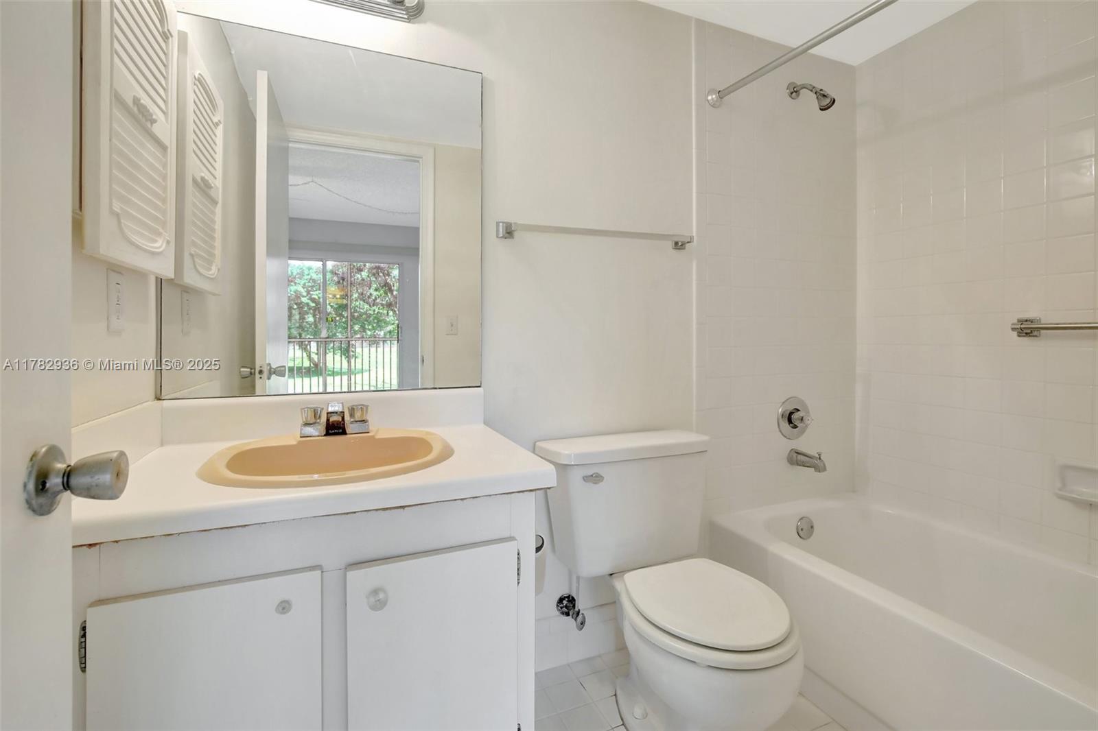 300 Sw 134th Way 212e Property Photo 23