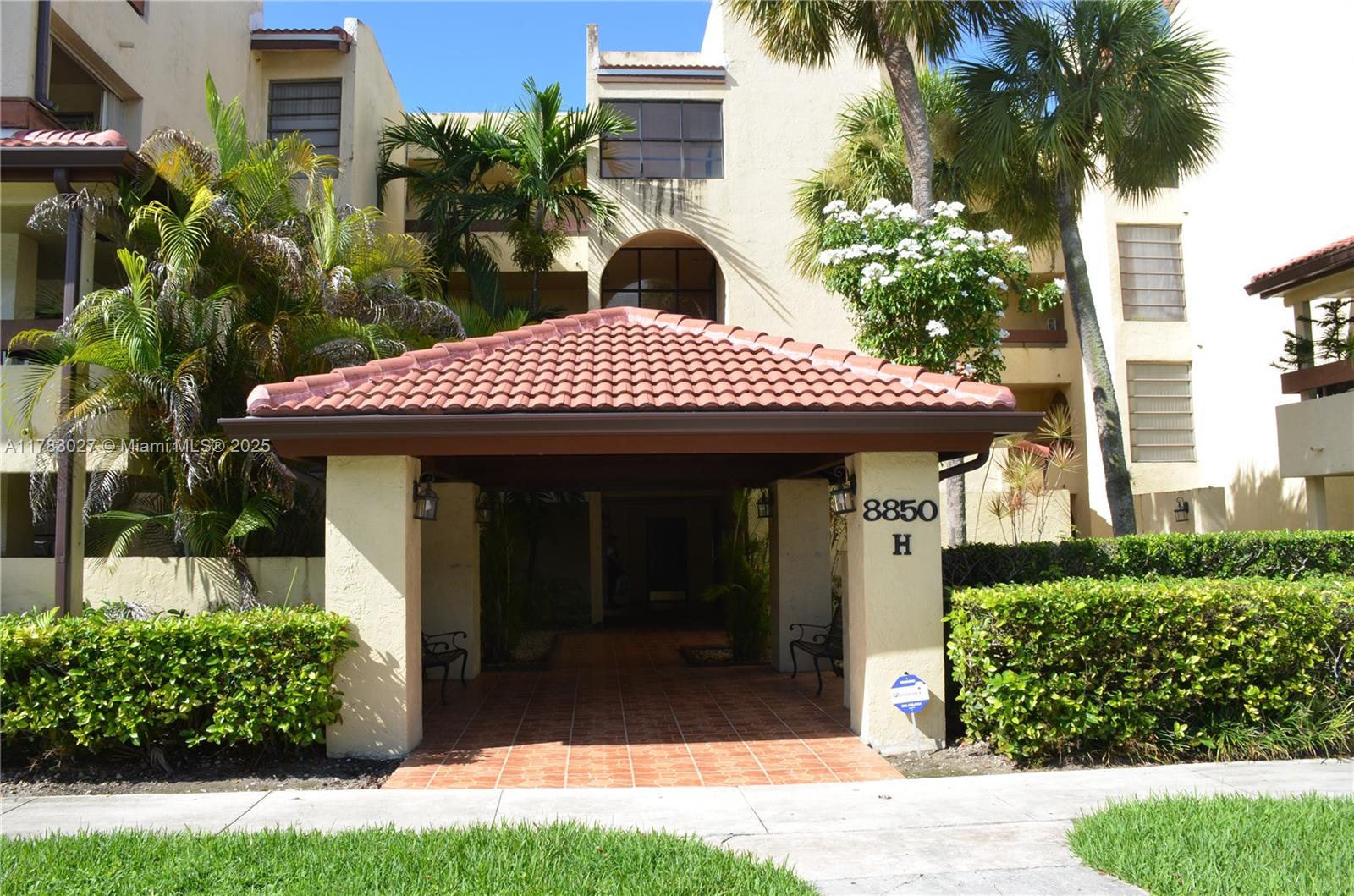 8850 SW 123rd Ct H302 Property Photo 1