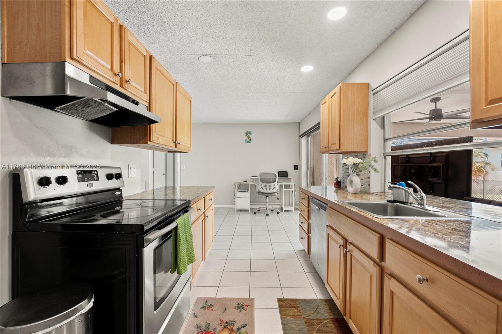 4900 13th Ter Property Photo 17