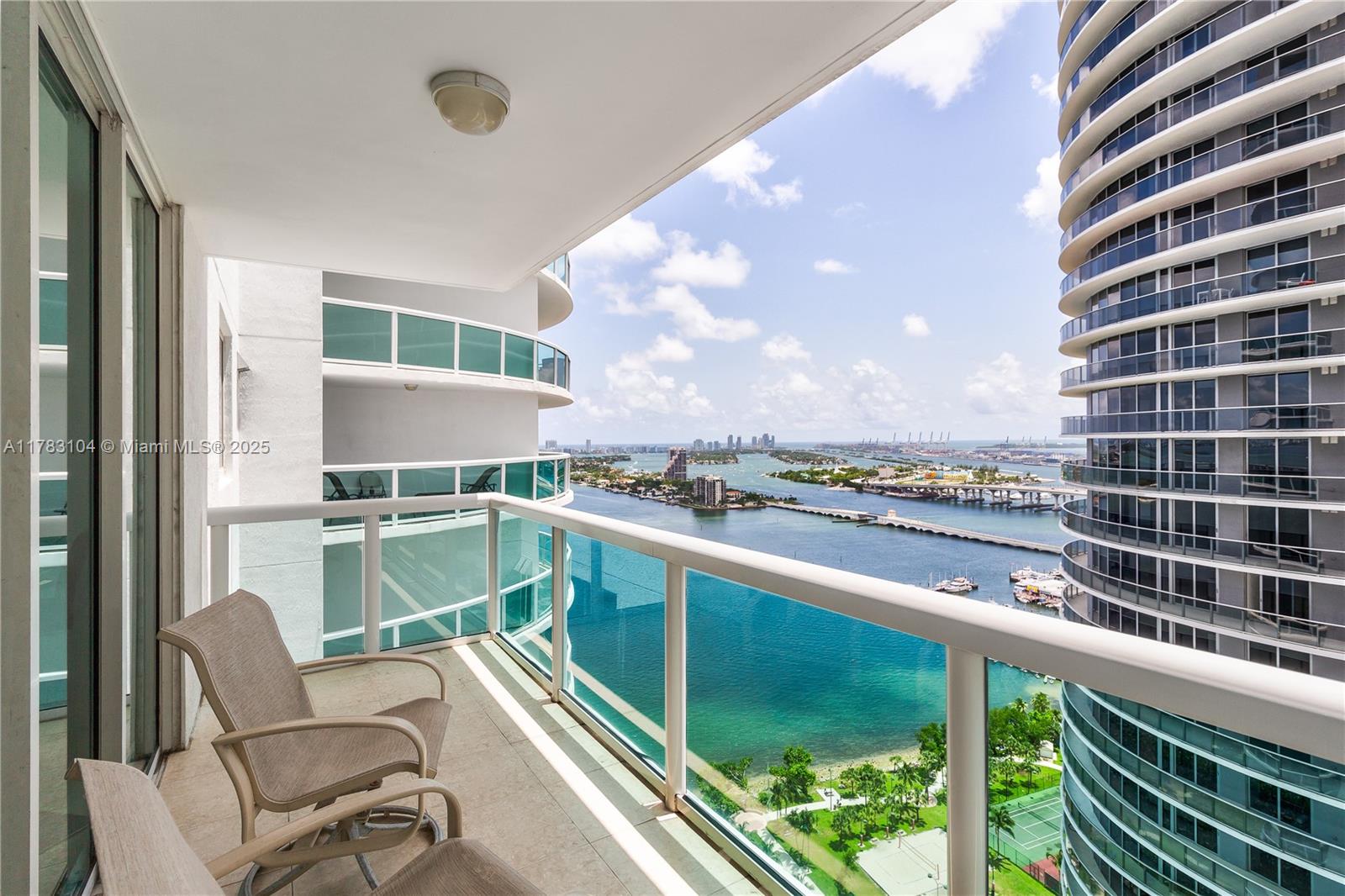 1800 N Bayshore Dr 3211 Property Photo