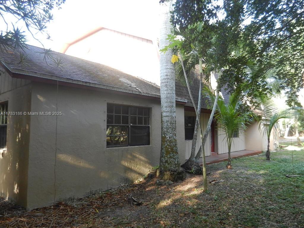 18950 Sw 240th St Property Photo 2