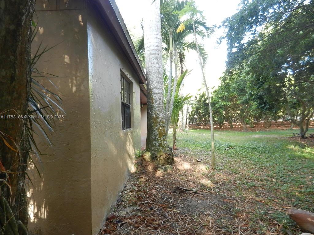 18950 Sw 240th St Property Photo 3
