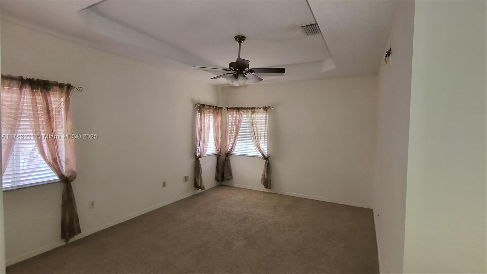 650 Se 30th Dr Property Photo 8
