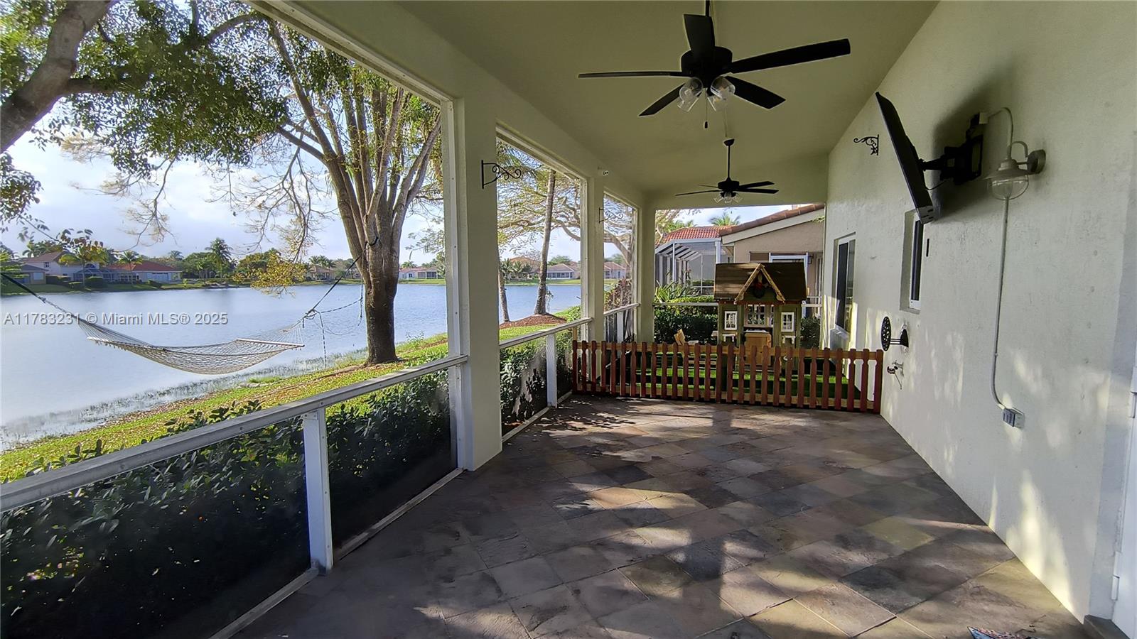 650 Se 30th Dr Property Photo 15