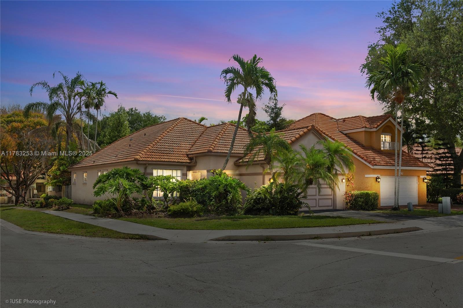 2772 Oakview Way Property Photo