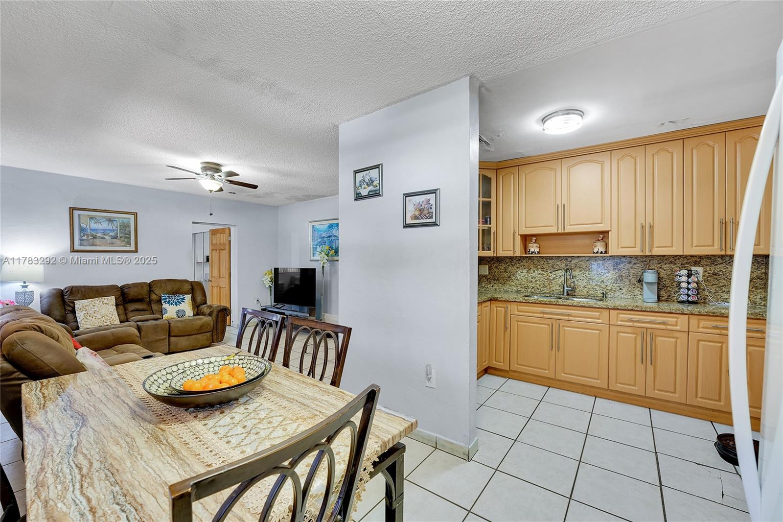 220 E 61st St Property Photo