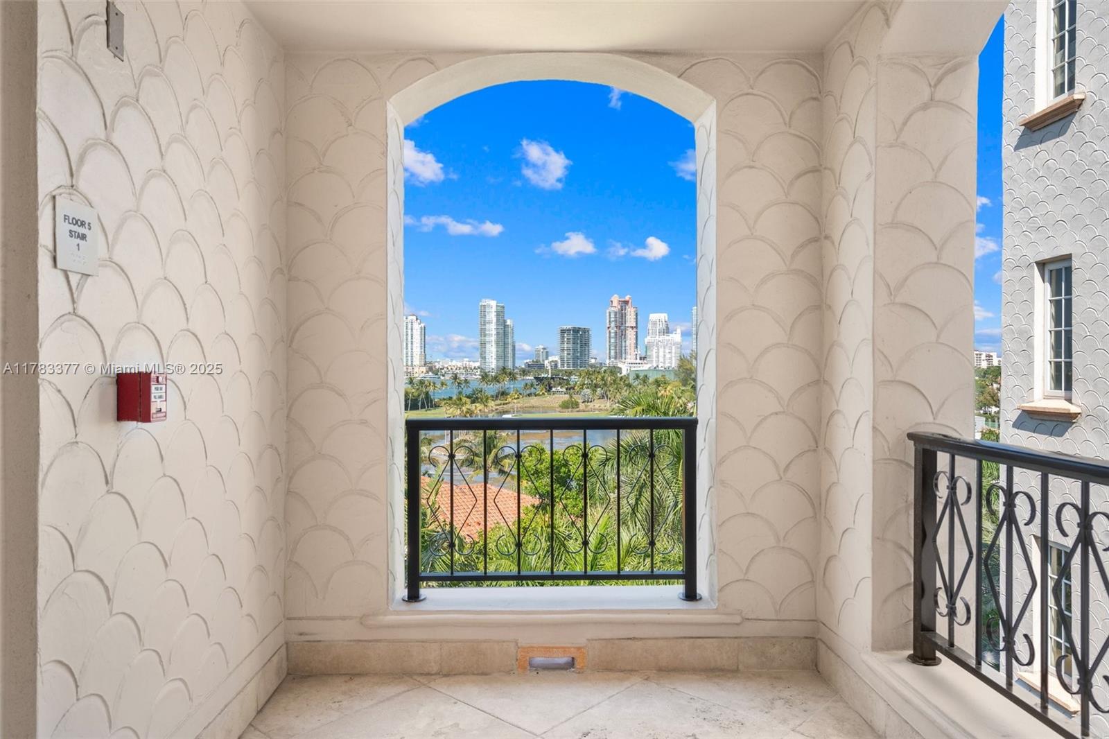 A11783377 Property Photo 2