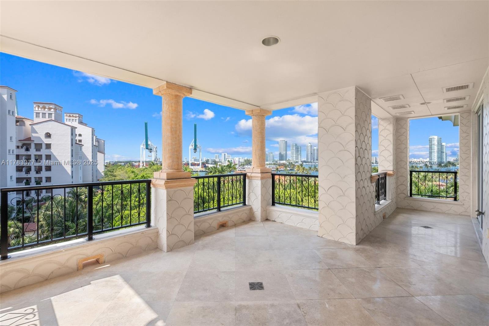 A11783377 Property Photo 28