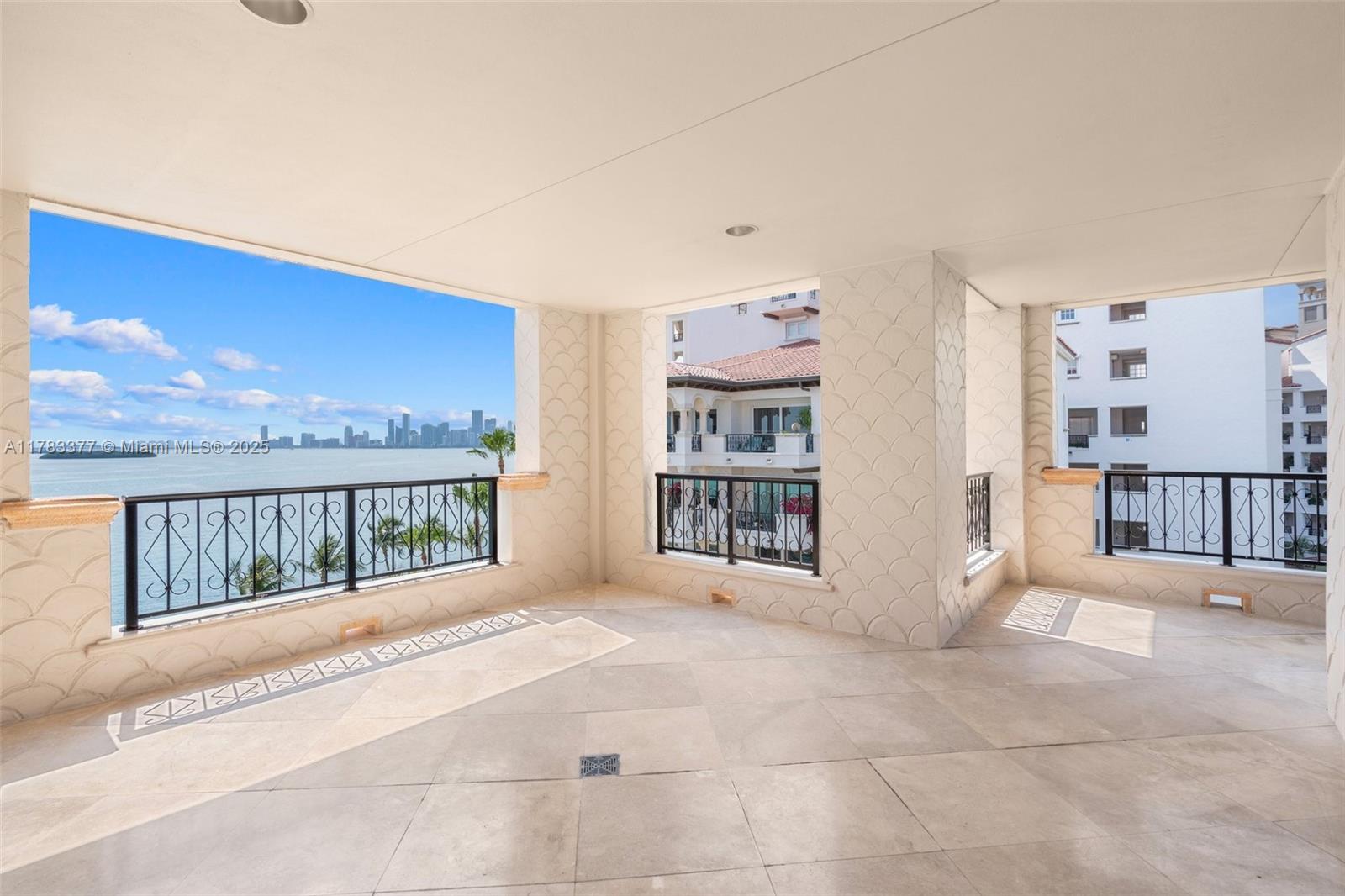 A11783377 Property Photo 29
