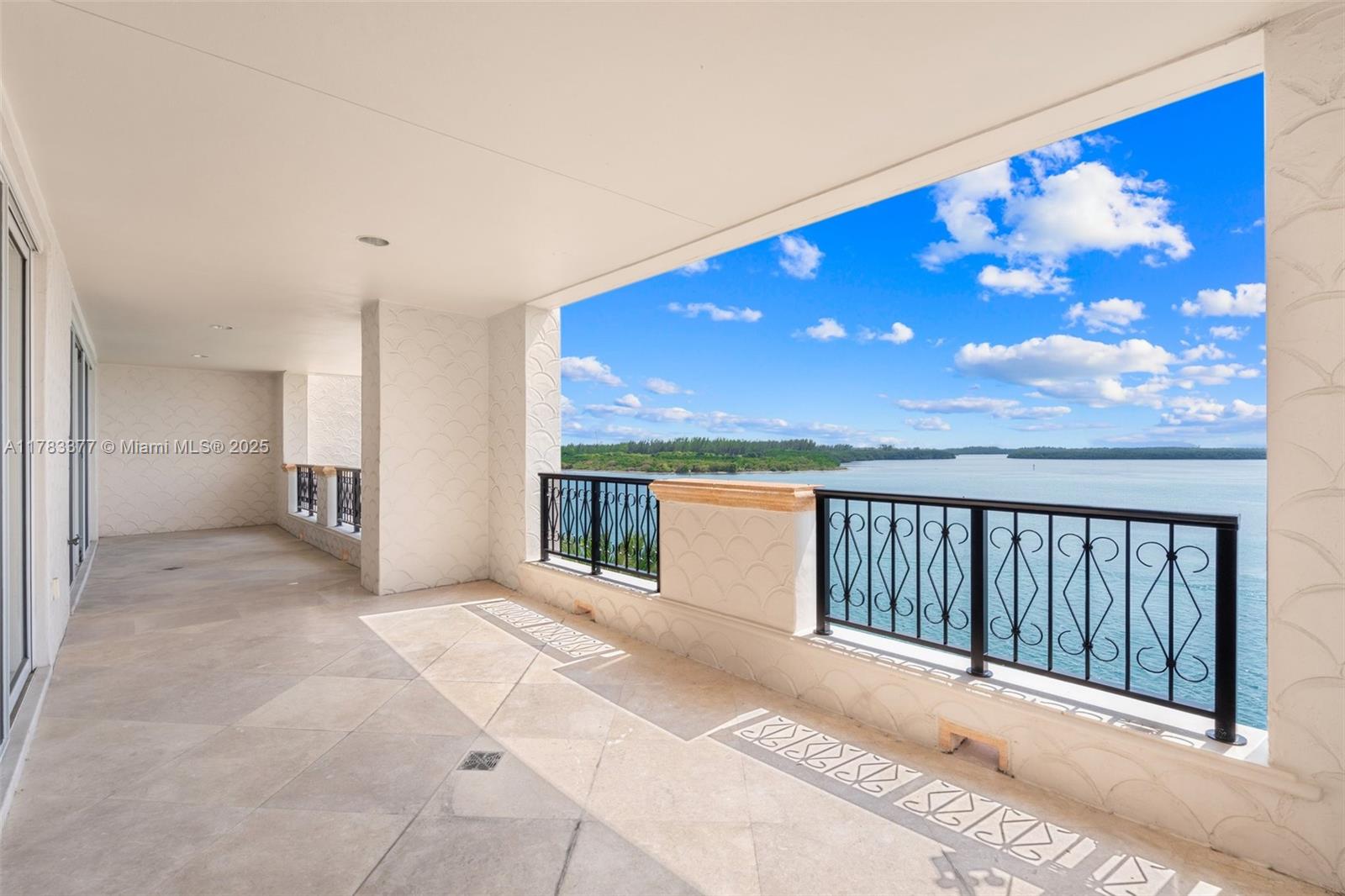A11783377 Property Photo 36
