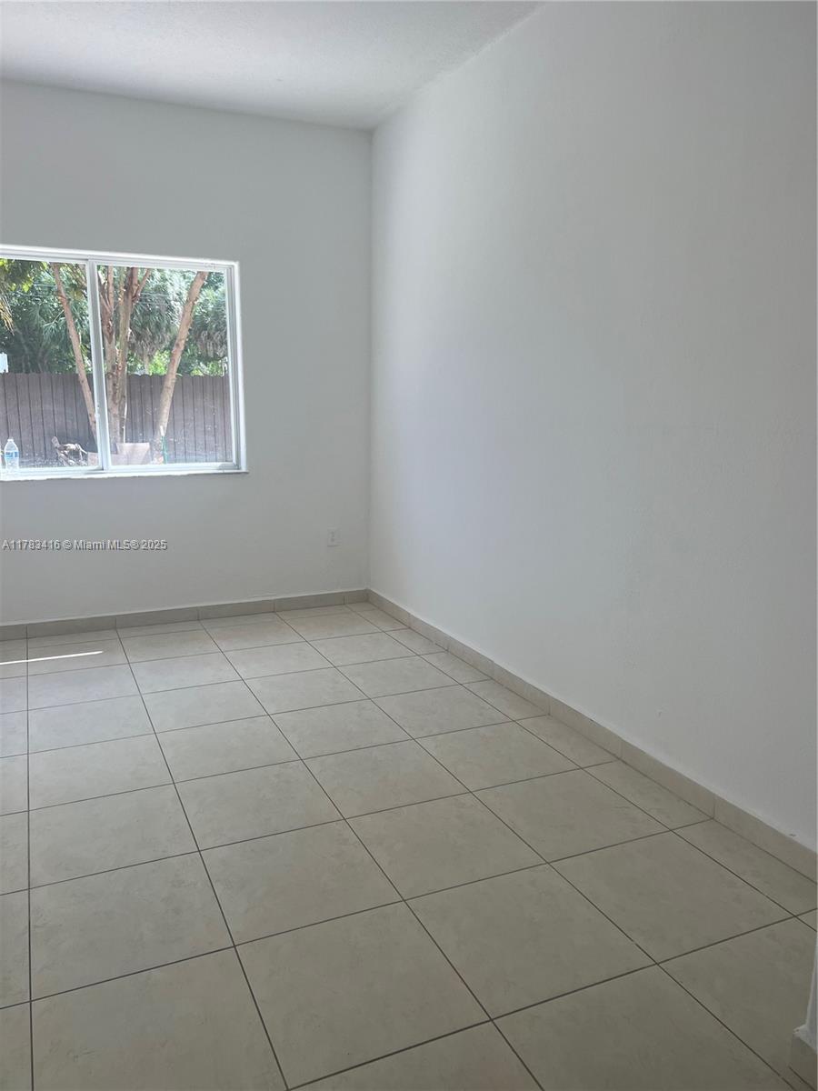 1304 Se 7th Ct 1304 Property Photo 10