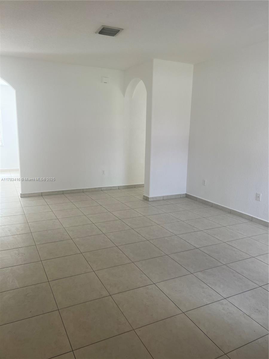 1304 Se 7th Ct 1304 Property Photo 11