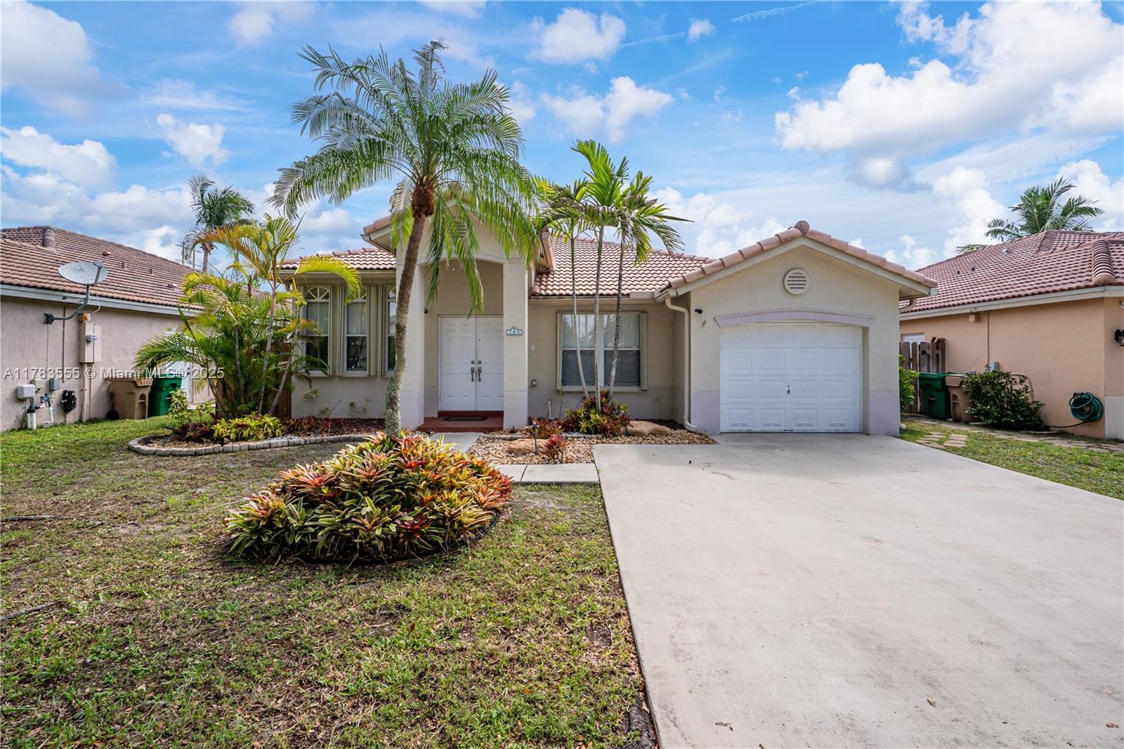 284 Royal Cove Way Property Photo