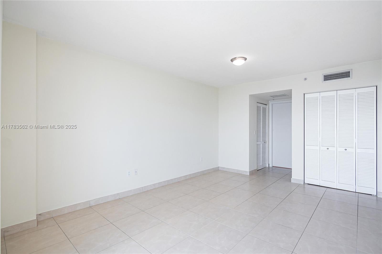 665 Ne 25th St 1803 Property Photo 13