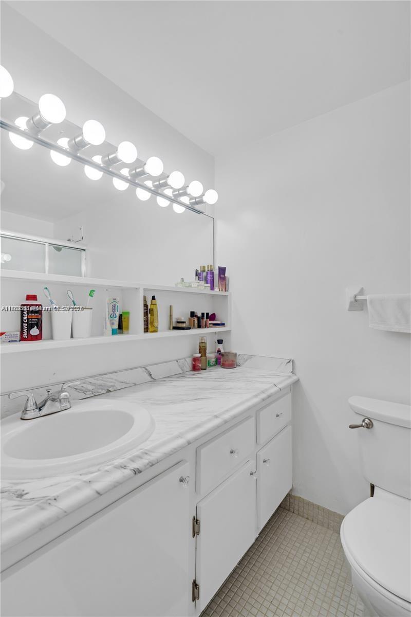 1000 West Ave 1121 Property Photo 16