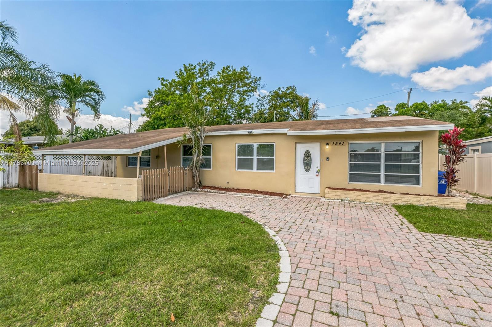 1541 Sw 63rd Ter Property Photo