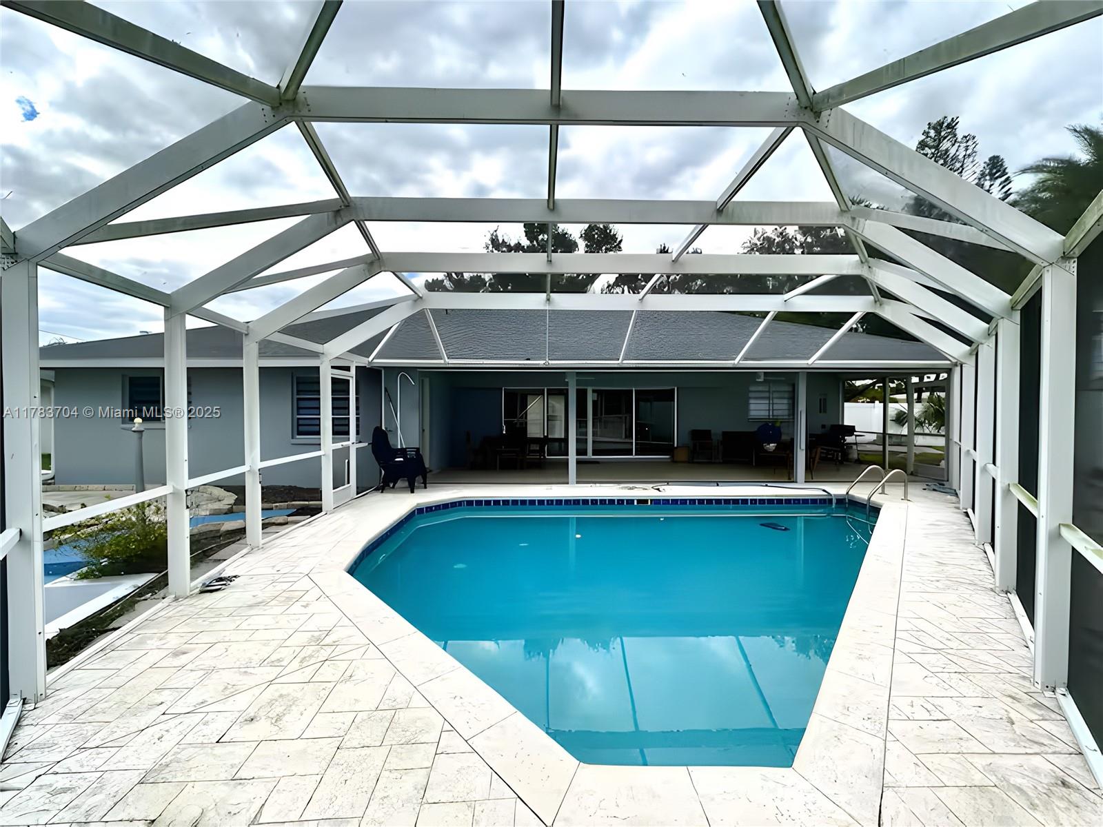 1398 Harbor View Dr Property Photo