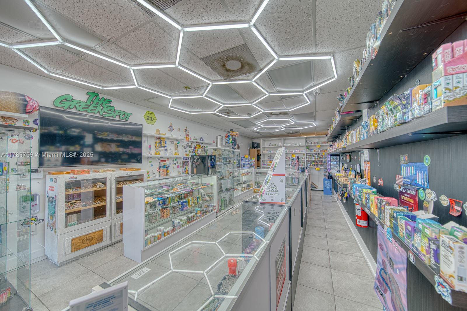 Established Smoke Shop Turnkey Operation Property Photo