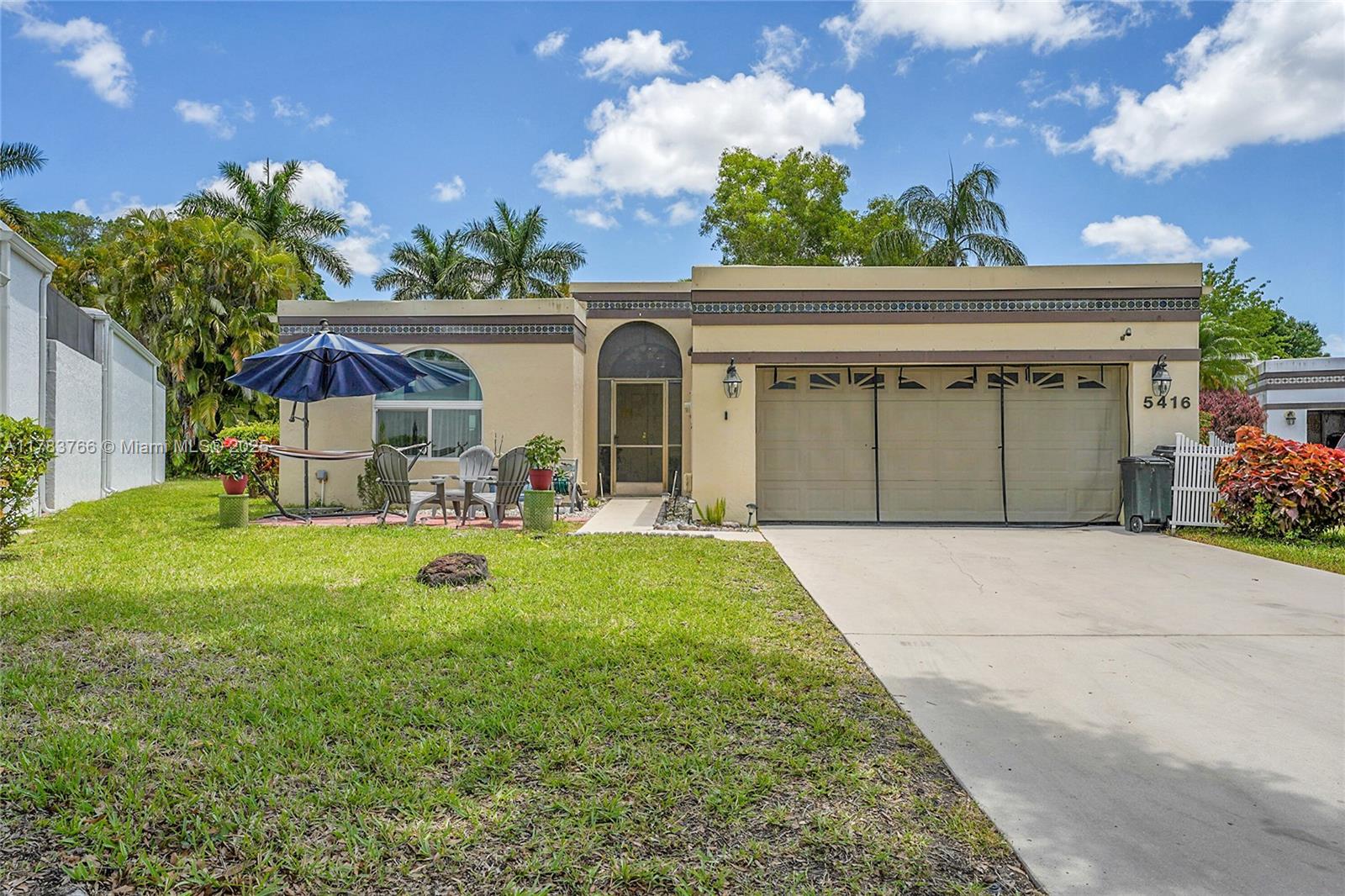 5416 San Roma Cir Property Photo