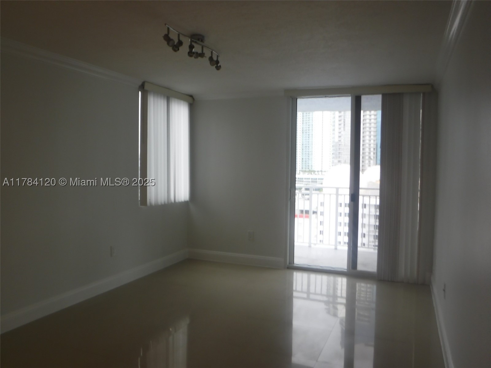 850 N Miami Ave W-2101 Property Photo 6