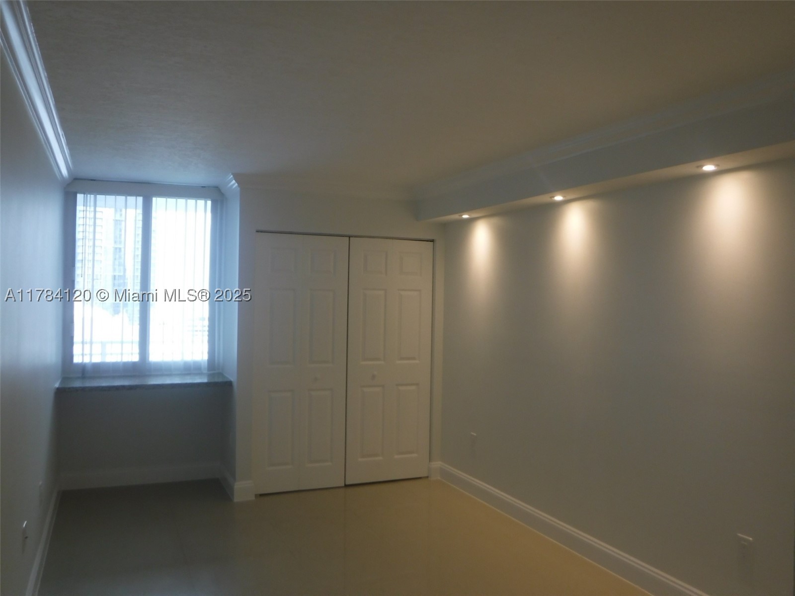 850 N Miami Ave W-2101 Property Photo 15