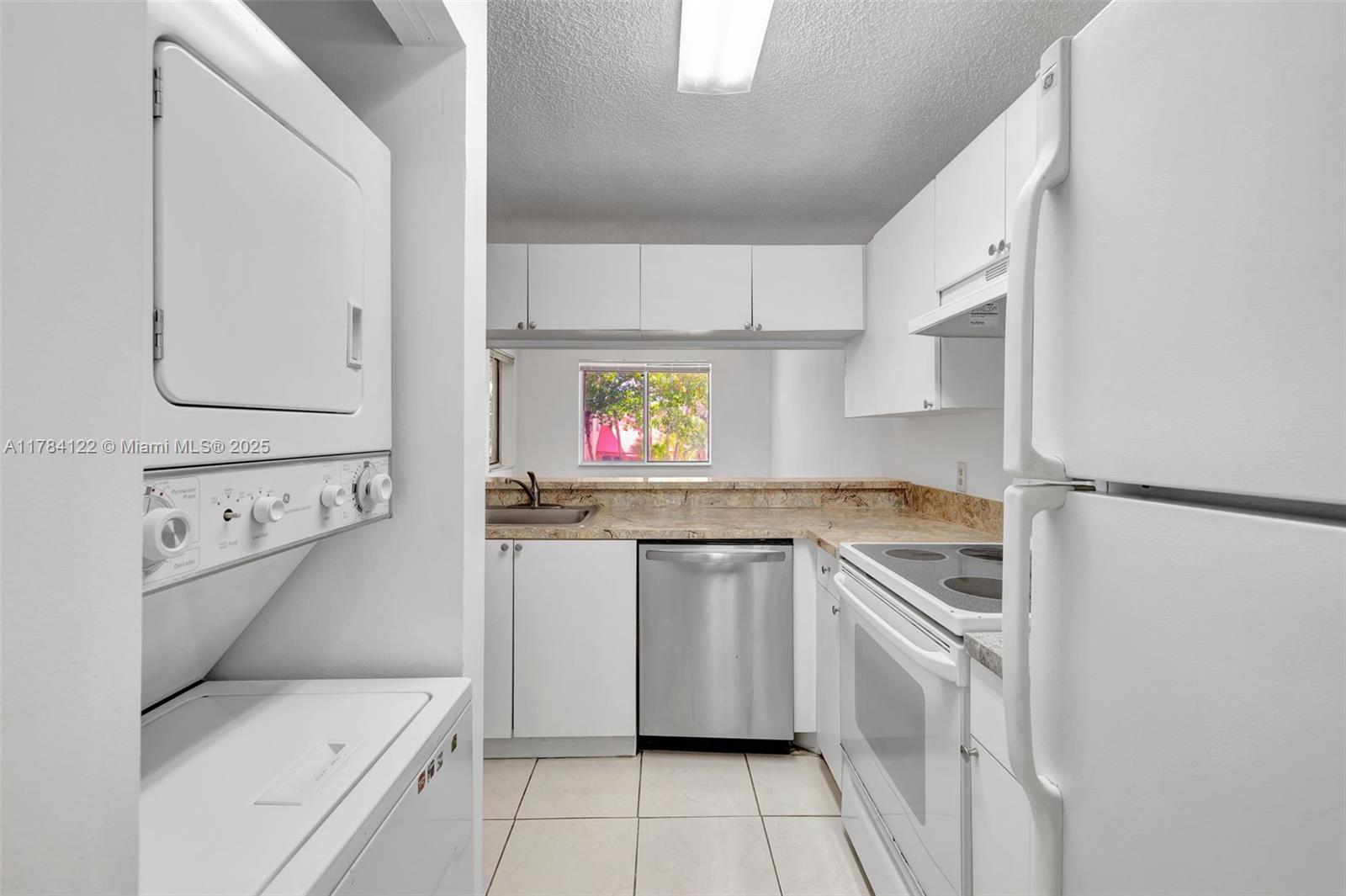 930 Coral Club Dr 930 Property Photo