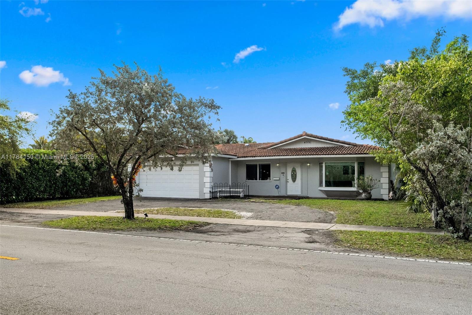 4306 Johnson St Property Photo