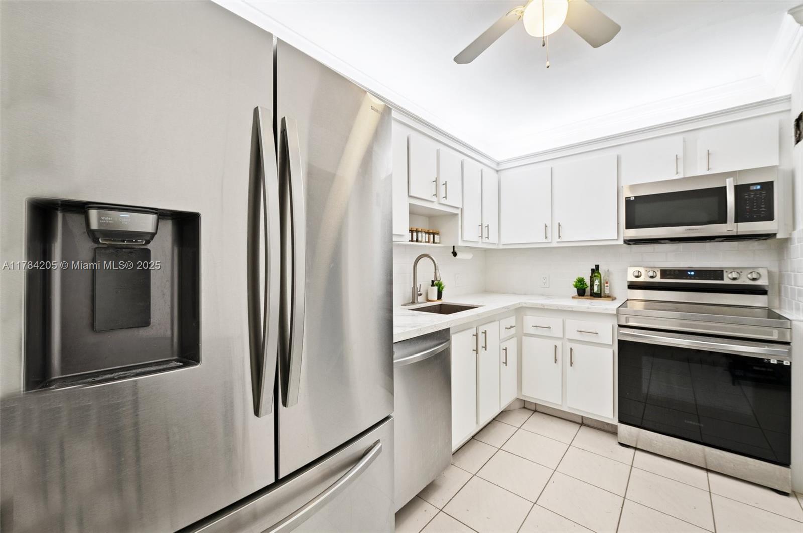 3375 N Country Club Dr 608 Property Photo 14