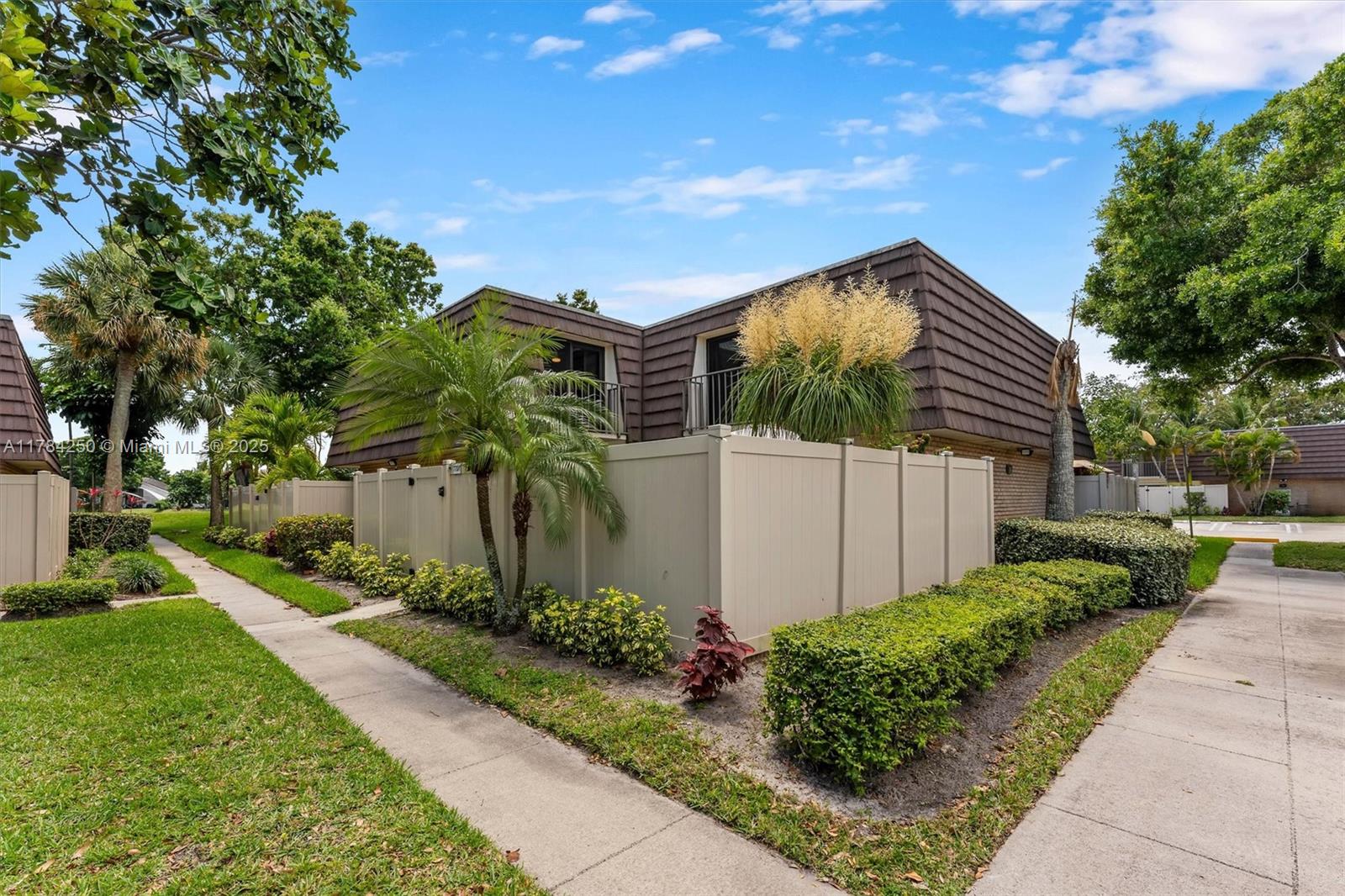 7707 77th Way Property Photo 32