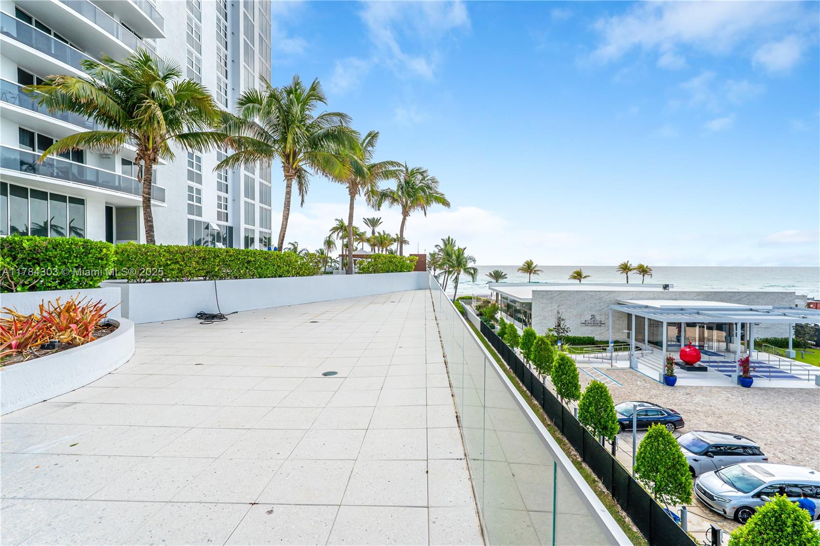 18911 Collins Ave 405 Property Photo