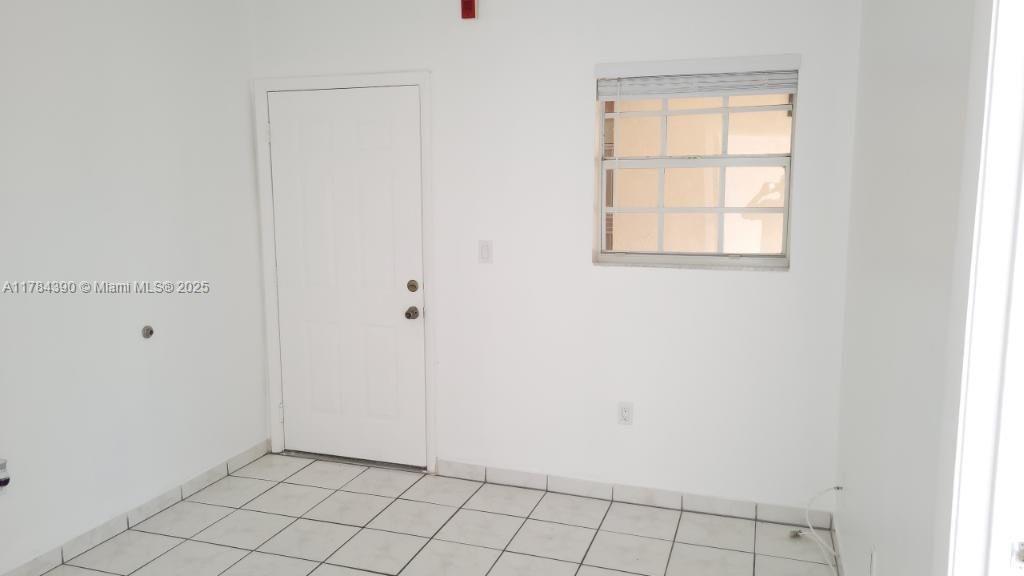 1351 Sw 4th St 10 Property Photo 2