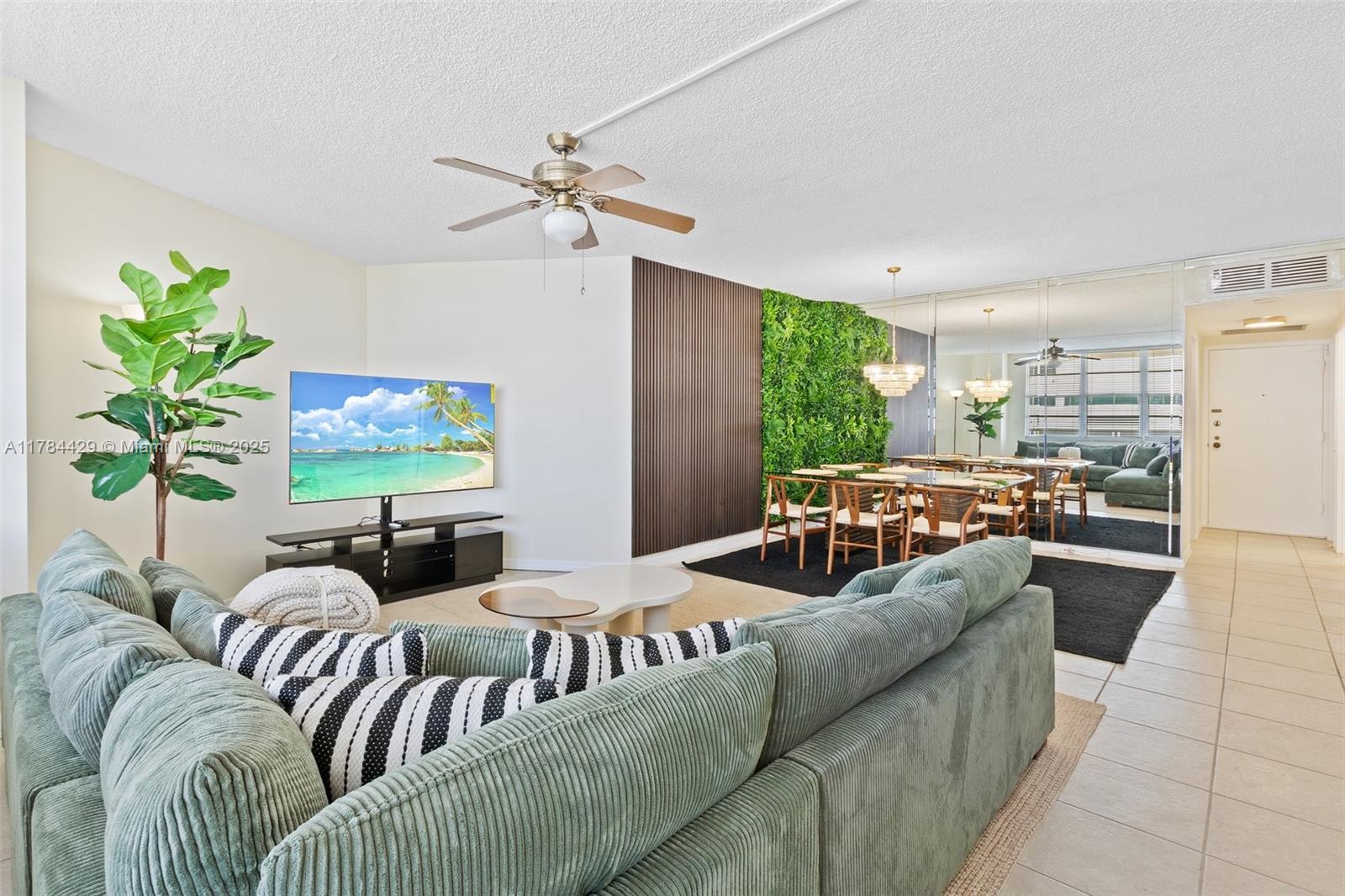 3725 S Ocean Dr Property Photo 1