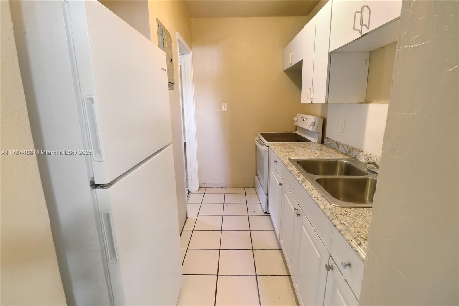 723 Nw 15th Way Property Photo 10