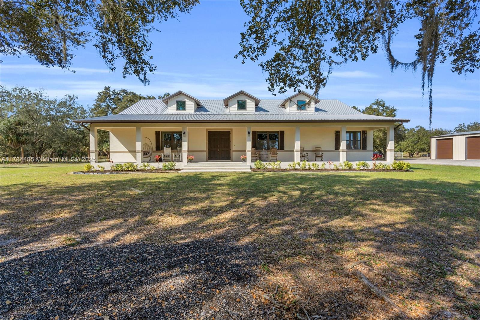 1277 Bonneville St Property Photo
