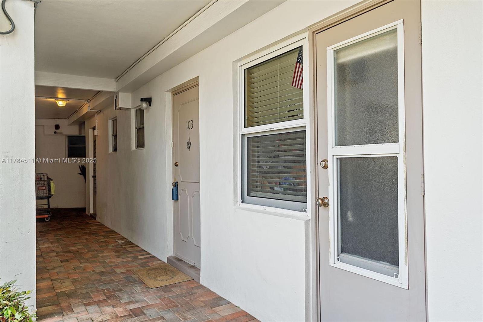 3181 S Ocean Drive 103 Property Photo 27