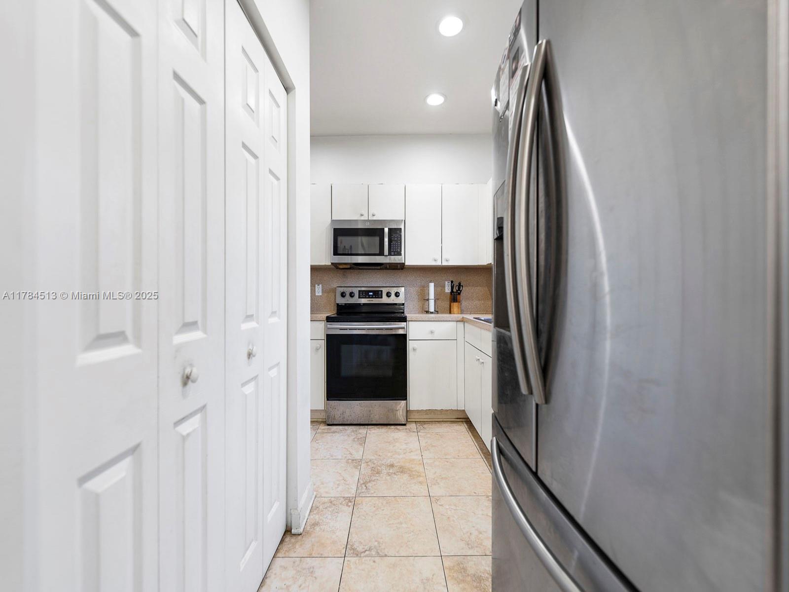 1056 Ne 41st Ter Property Photo 7