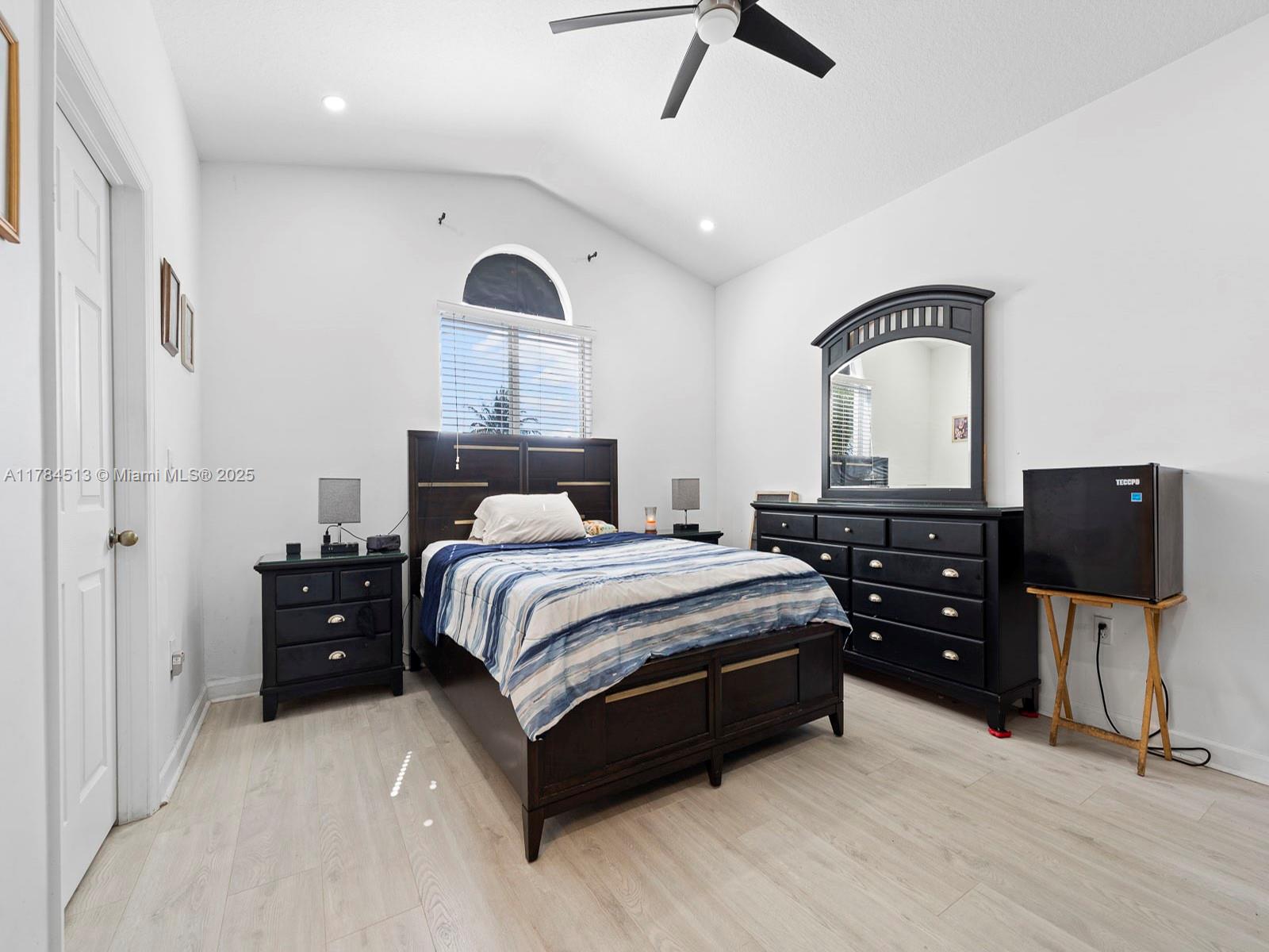 1056 Ne 41st Ter Property Photo 15