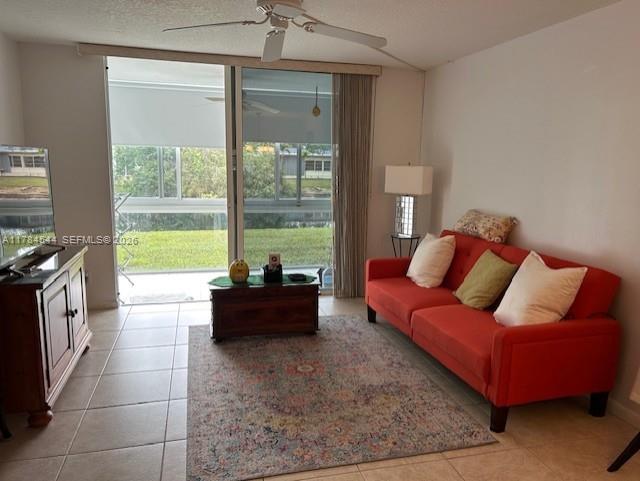 9350 Sunrise Lakes Blvd 109 Property Photo 4