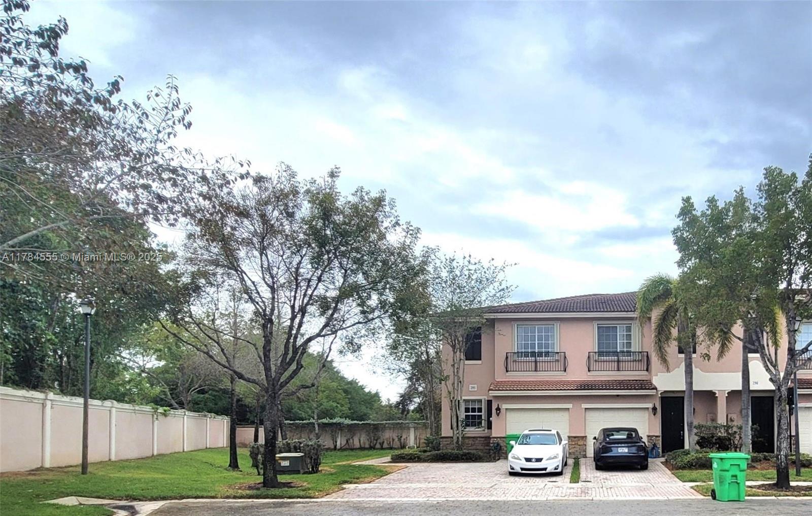 294 Las Brisas Cir Property Photo