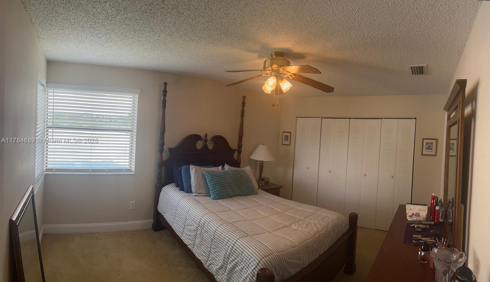 929 Hamilton Dr Property Photo 1