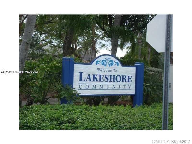 929 Hamilton Dr Property Photo 12